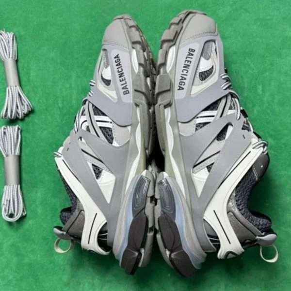 Balenciaga Track LED Trainers (Lote GO)