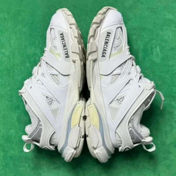 Balenciaga Track LED Trainers (Lote GO)